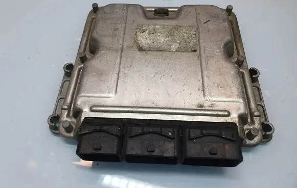 Renault Scenic I Engine control unit/module 0281001934 HOM8200039569 8200076093