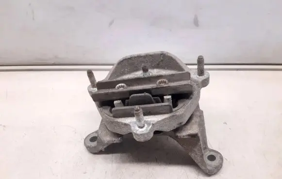Audi A5 8T 8F Gearbox mounting bracket 8K0399115P