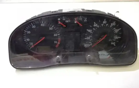 Volkswagen PASSAT B5 Speedometer (instrument cluster) 110008794013