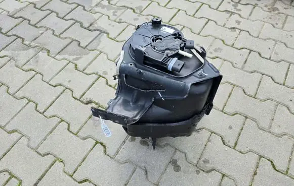 BMW X5 F15 AdBlue liquid reservoir 7295653