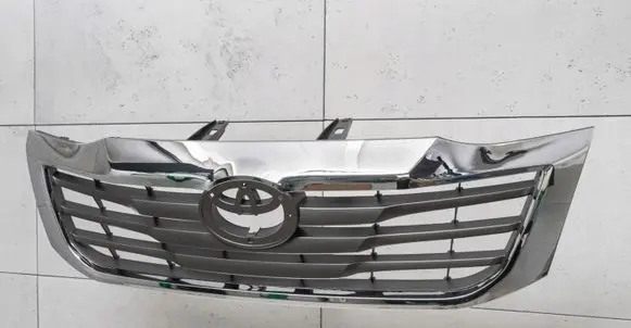 Toyota Hilux (AN10, AN20, AN30) Front bumper upper radiator grill 531110K450
