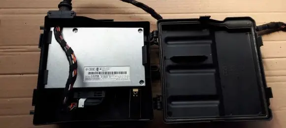 Audi A4 S4 B8 8K Bluetooth control unit module 8T0862335A