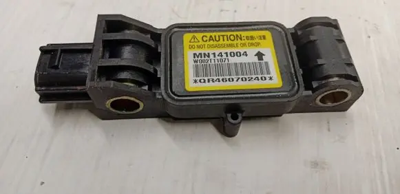 Mitsubishi Grandis Airbag deployment crash/impact sensor MN141004