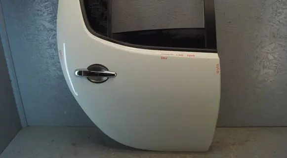 Mitsubishi L200 Rear door