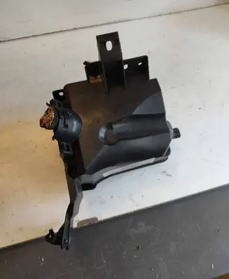 Peugeot 208 Fuse module 967192448002