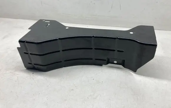 Audi Q7 4M Other engine bay part 4M0915365 03331718