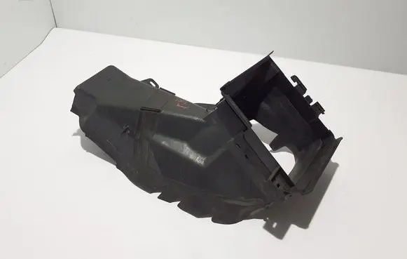 Peugeot 3008 II Intercooler air channel guide 9836834080
