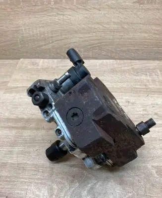BMW 3 E90 E91 Fuel injection high pressure pump 7798333 0445010146 3D6CIL