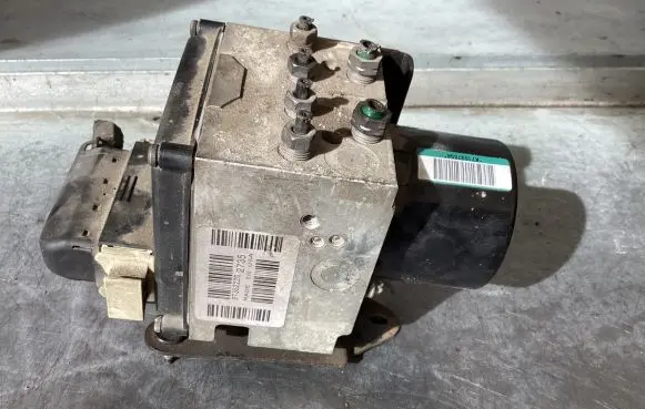 Peugeot 407 ABS Pump 15848403 15848303C S118676001M
