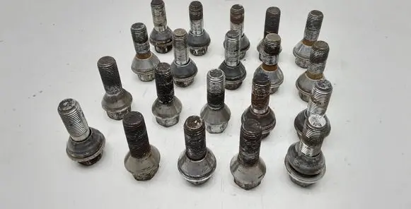 Volvo XC90 Nuts/bolts 