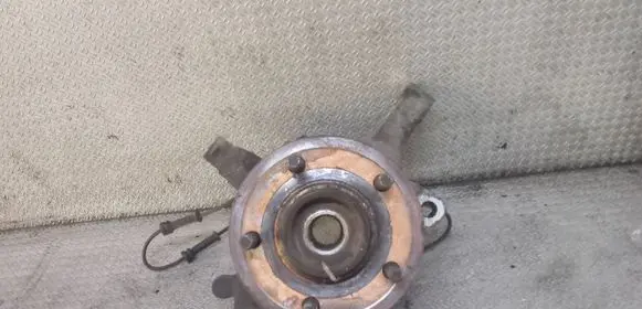 Chrysler Pacifica Front wheel hub spindle knuckle 