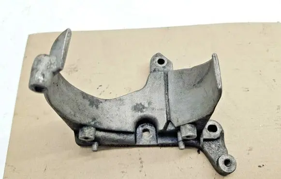 Ford Focus Fuel filter bracket/mount holder 9658010680