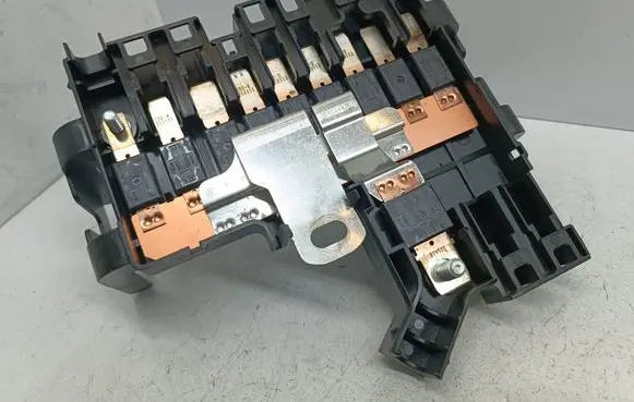 BMW 7 F01 F02 F03 F04 Battery relay fuse 106887 17427 10688710