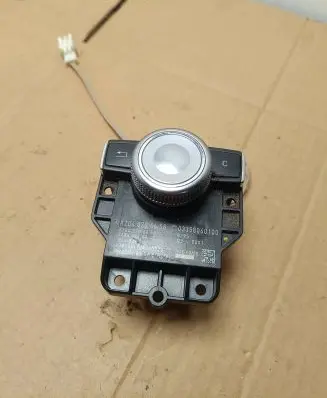 Mercedes-Benz C W204 Head unit multimedia control A2048704858 A2048704658 03358060100