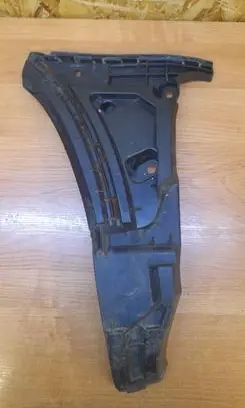 Volvo XC90 Front bumper mounting bracket 30698129