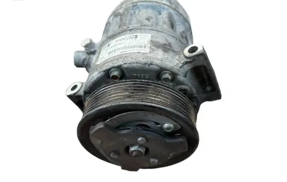 Volkswagen Golf VI Air conditioning (A/C) compressor (pump) 1K0820808F 26446064 6644606404