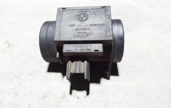 BMW 5 E39 Mass air flow meter 2246084 72218400