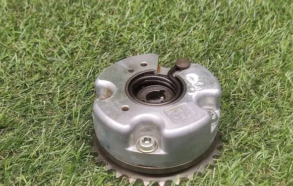 Audi Q5 SQ5 8R Camshaft pulley/ VANOS 06E109084M
