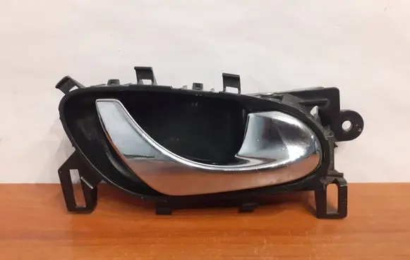 Nissan X-Trail T32 Front door interior handle trim 
