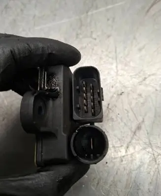 Mercedes-Benz E W212 Glow plug pre-heat relay A6519000900 10293001411