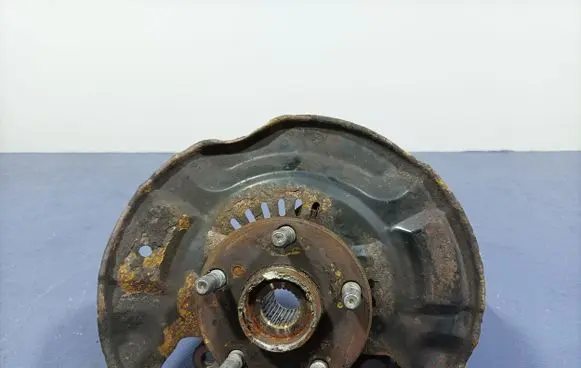 Toyota Urban Cruiser (XP110) Front wheel hub spindle knuckle