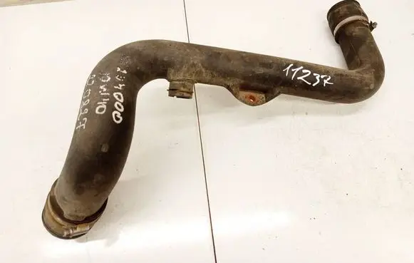 Volkswagen PASSAT B4 Intercooler hose/pipe 3A0145957