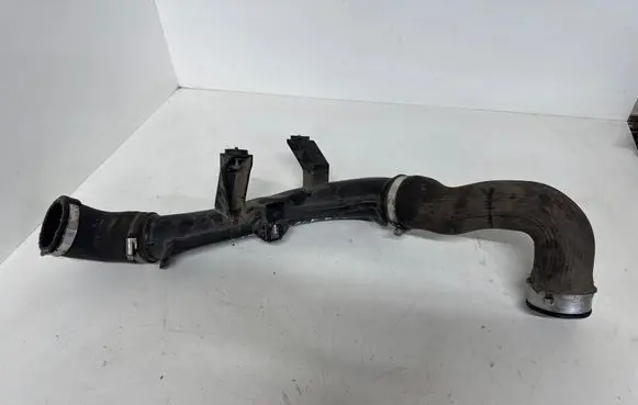 Volkswagen Caddy Air intake hose/pipe 1K0145338M 0261230073