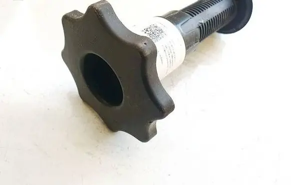 Audi A6 S6 C6 4F Spare wheel bolt 