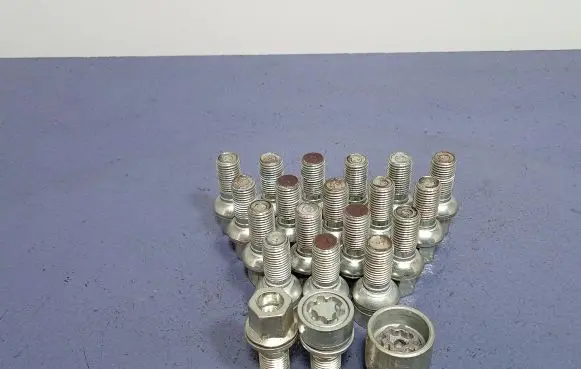 Audi Q4 Sportback e-tron Nuts/bolts 