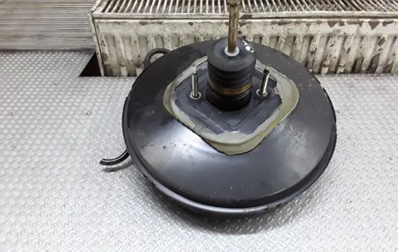 Renault Laguna II Brake booster 8200363858A
