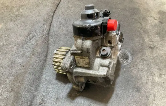 Skoda Octavia Mk2 (1Z) Fuel injection high pressure pump 0445010514 03L130755D 09060811