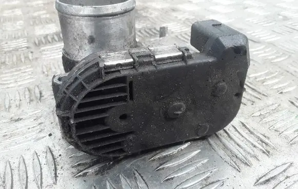 Nissan Qashqai Throttle valve 8200330810