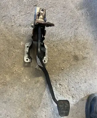 Mitsubishi Colt Brake pedal 