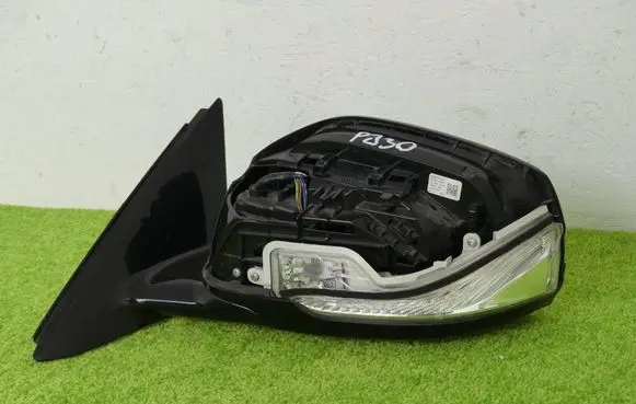 Infiniti Q50 Front door electric wing mirror 038068