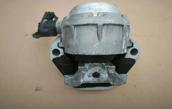 Audi A8 S8 D4 4H Engine mount bracket 4G0199381LC