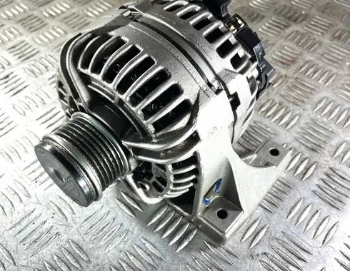 Volvo XC90 Generator/alternator 30667788