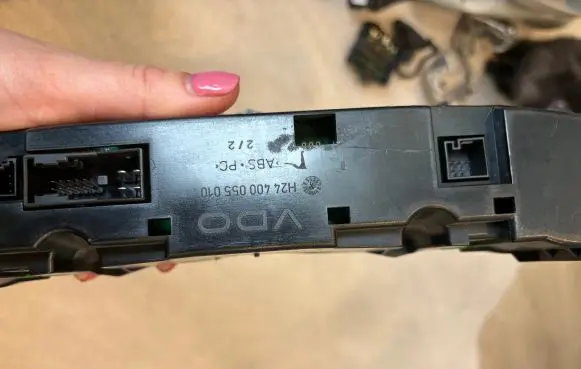 Mercedes-Benz E W211 Climate control unit 2118300385 Q00112103 A2118300385