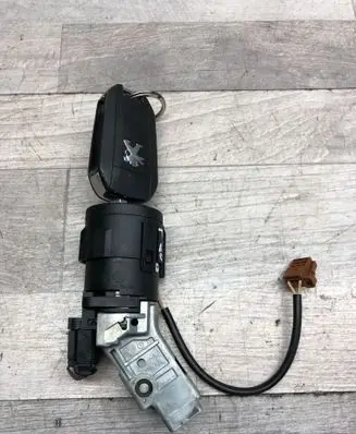 Peugeot 208 Ignition lock 9663123380