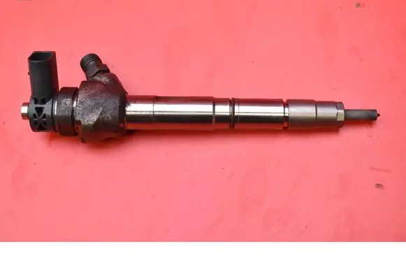 Skoda Octavia Mk3 (5E) Fuel injector 04L130277AC
