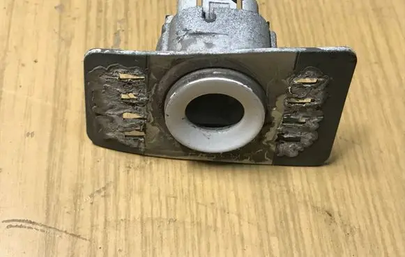 Opel Zafira B Front parking sensor holder (PDC) 09268788