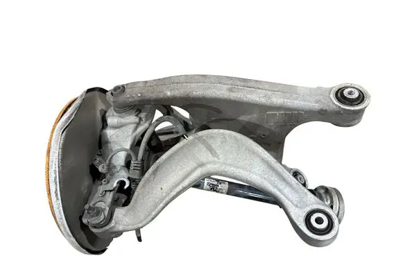 Rear wheel hub spindle/knuckle