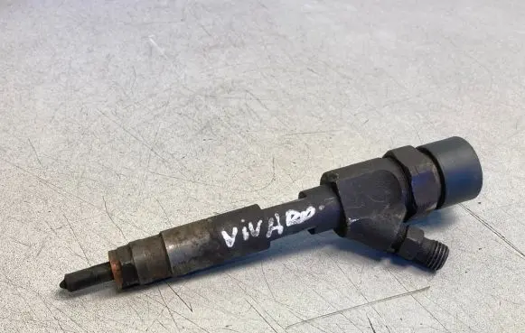 Opel Vivaro Fuel injector 8200238528 0445110146