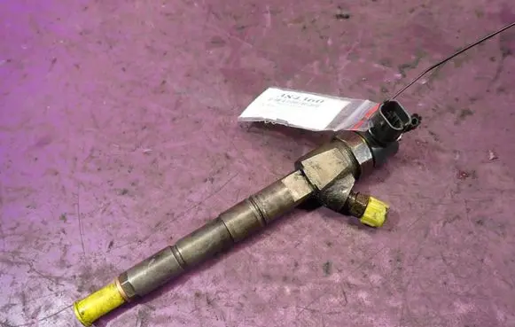 Alfa Romeo 156 Fuel injector 