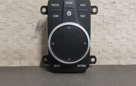 BMW 1 F40 Head unit multimedia control 5A371A9