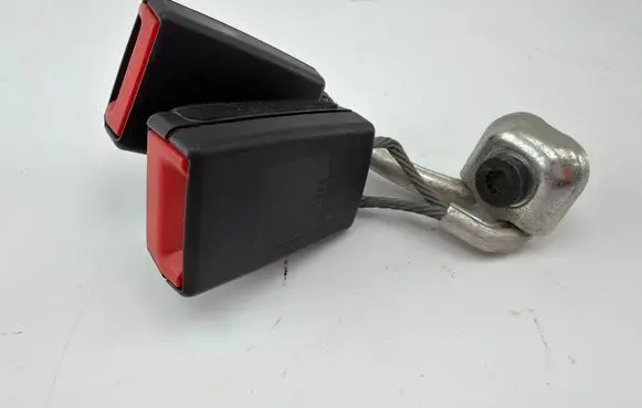Volkswagen PASSAT B7 Middle seatbelt buckle (rear) 3AA857739B