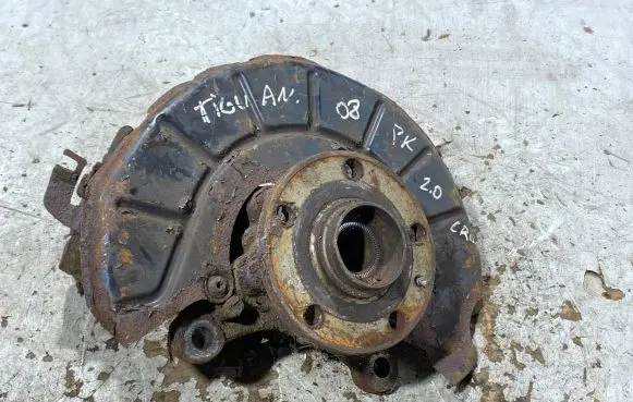 Volkswagen Tiguan Front wheel hub spindle knuckle