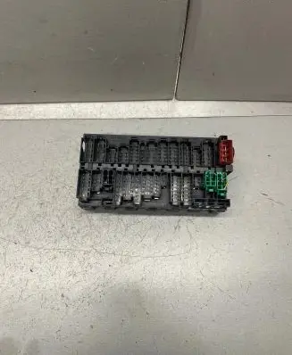 Volkswagen Polo II 86C 2F Fuse box set 357937039