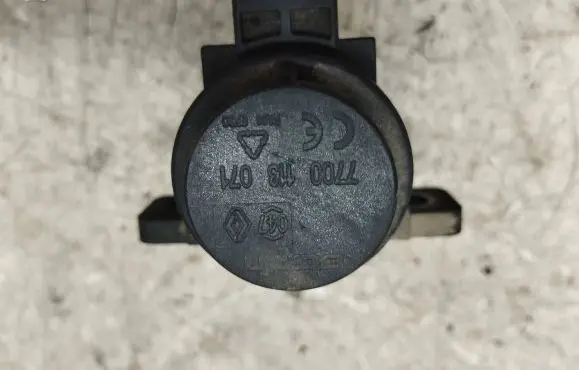 Renault Megane I Turbo solenoid valve 7700113071