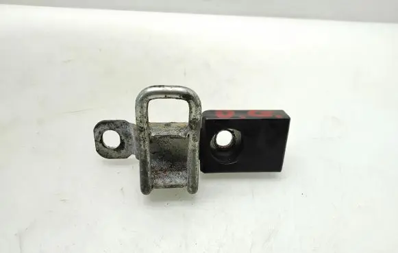 Iveco Daily 35.8 - 9 Loading door lock loop/hook striker A997
