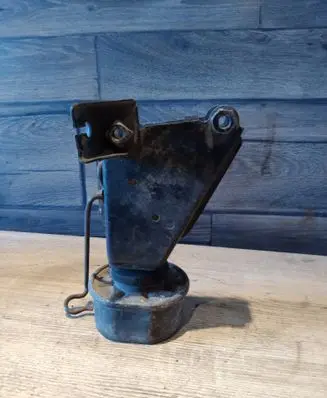 Volkswagen Transporter - Caravelle T4 Engine mount bracket 701199201H 104395A24
